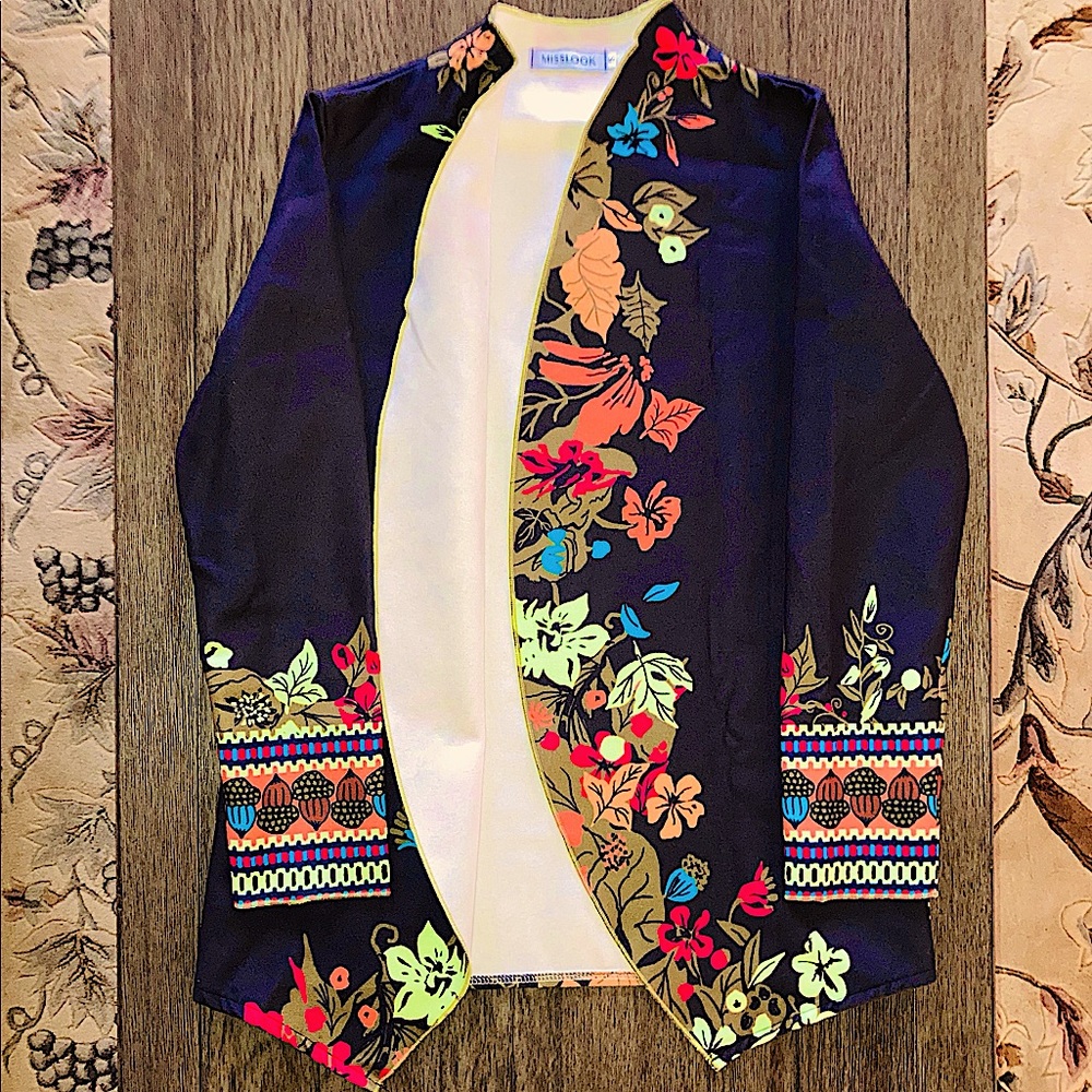•Black Blazer with vivid patterns throughout - Picture 3 of 16
